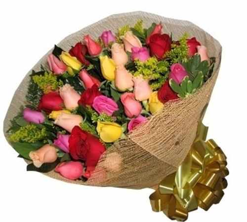 buque-de-rosas-colorido-B10