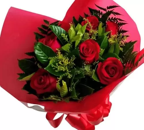 Buquê com 6 Rosas Vermelhas