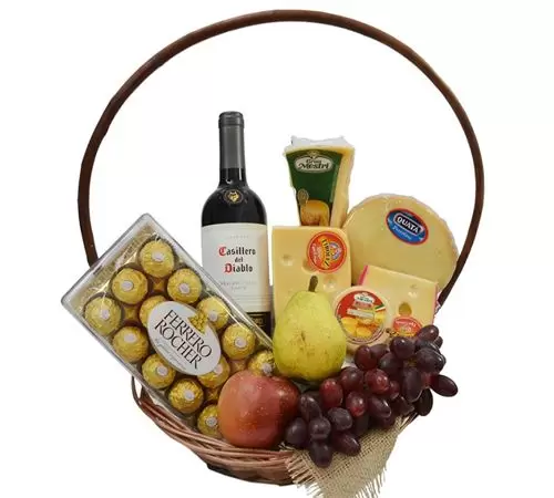 Cesta de Queijos, frutas, Vinho e Chocolate