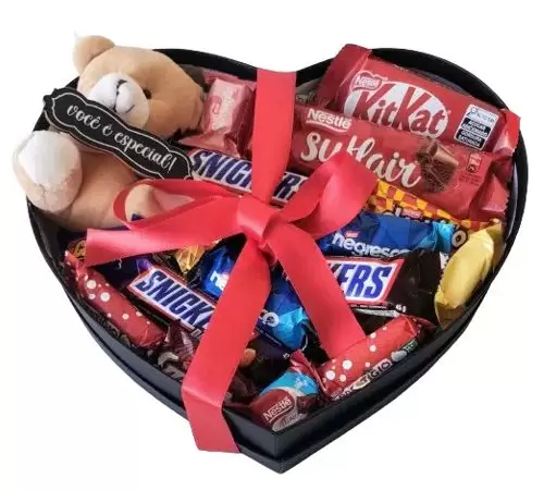 Cesta de Chocolate Coração com Chaveiro e Chocolate